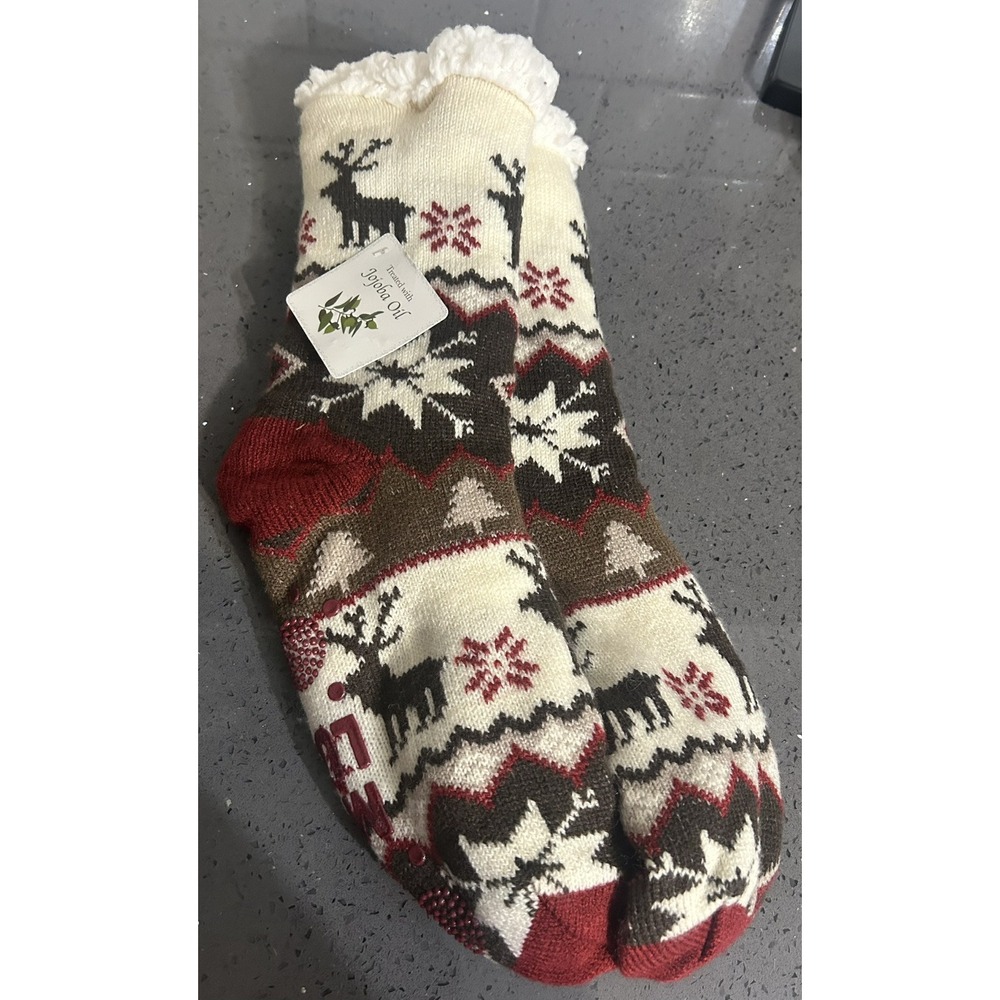 New MUK LUKS Slippers Socks Jojoba Oil INFUSED Non Slip Reindeer Red‎ Brown
